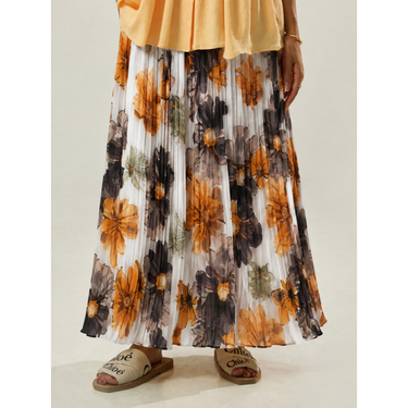 BLACK STAR PLEATED SKIRT